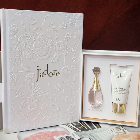 Dior J'adore Perfume & Lotion Set NIB Notebook & Dior Nail Polish & 5 Cards - Picture 6 of 16